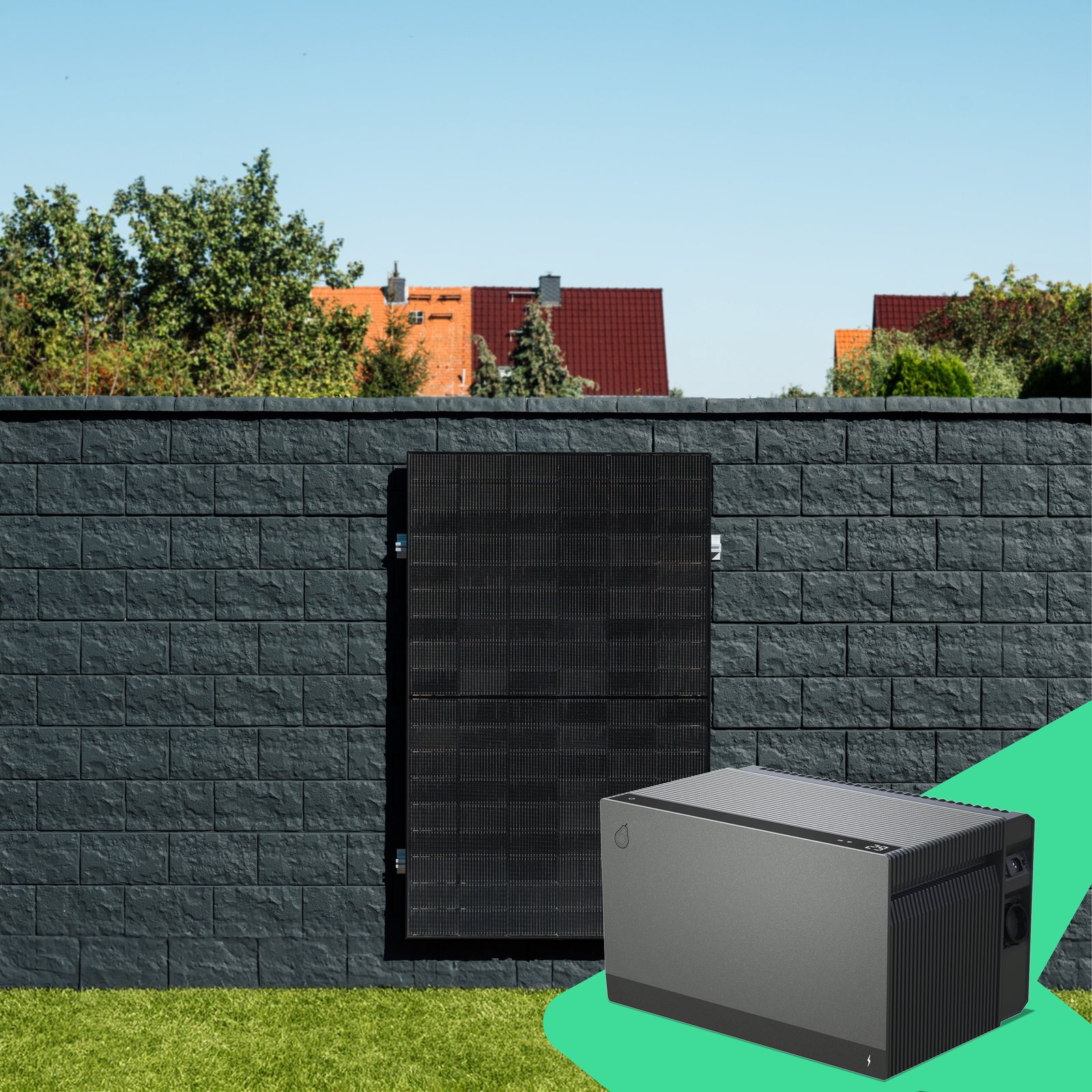 Priwatt priWall 90° — wall-mounted 450W balcony solar kit with 2110Wh battery and 800W inverter output